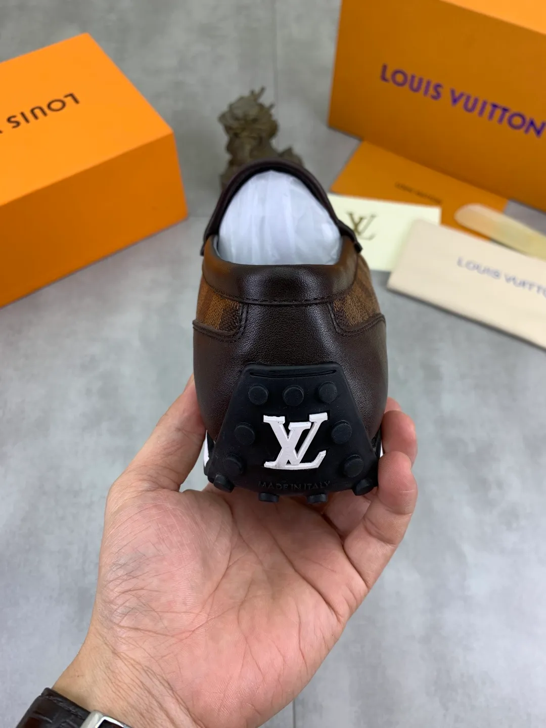 Men's Men's Shoes 💰P640 New Style 💶[LOUIS VUITTON] Water-dyed Niuli Original Order New Style 🍀LV Louis Vuitton *——Top version of LV classic leather shoes! Made of imported original calfskin, original leather side strips and wear-resistant high-end rubber outsole! High quality products! Color: black optional Size: 39-45